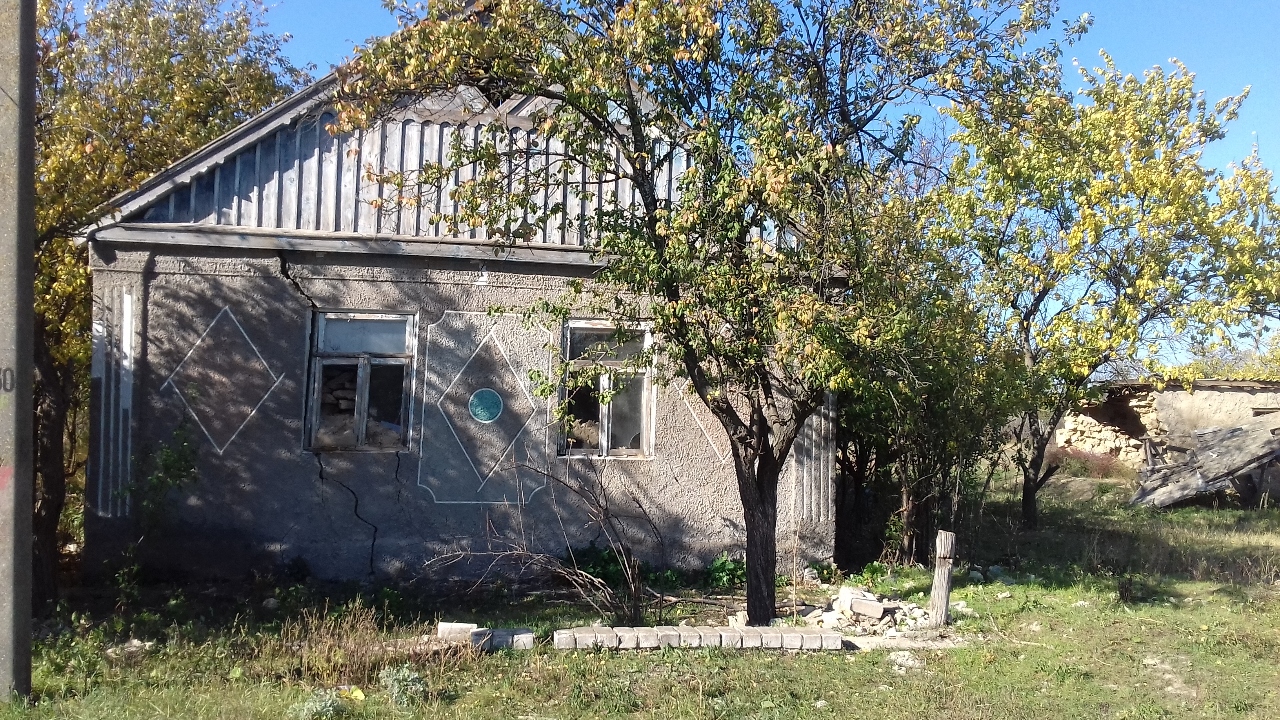 ІПОТЕКА. Житловий будинок площею 76.6 м.кв., розташований за адресою: Херсонська область, Білозерський р-н, с.Понятівка, вул.Леніна, буд.4