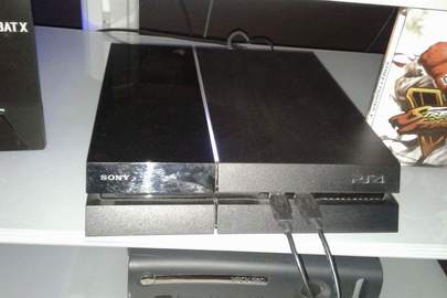 Гральна приставка Sony PS 4