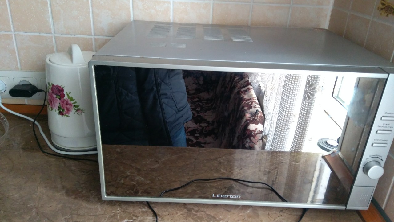 Мікрохвильова піч Liberton LWM 2500