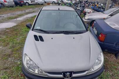 Конфіскація за рішенням суду: автомобіль марки PEUGEOT, модель 206, 2004 р.в., сірого кольору, ДНЗ АМ7881СТ, VIN: VF32AKFWF44017824