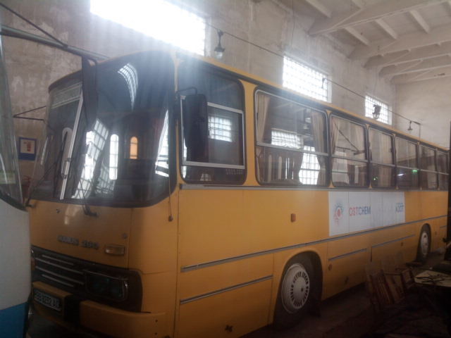 Автобус: Ikarus 260 (пасажирський) 1993 р.в, жовтого кольору, ДНЗ: ВВ8232АС, VIN: TRA260V3AP2SU1444