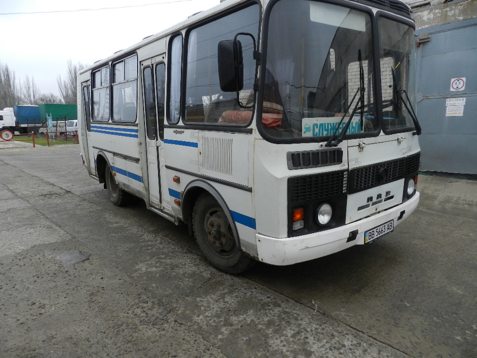 Автобус: ПАЗ 32051 - 110 (пасажирський) 2004 р.в, білого кольору, ДНЗ: ВВ5663АВ, VIN: Х1М32051140003784
