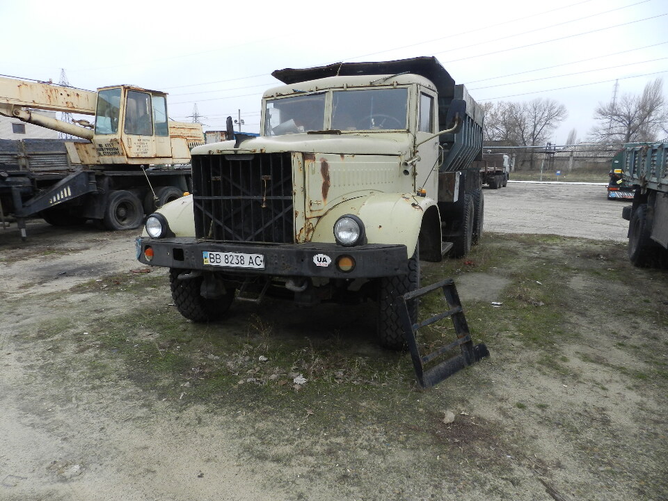 Вантажний автомобіль: КРАЗ 25651, (самоскид), бежевого кольору,  1989 р.в., ДНЗ: ВВ8238АС, VIN: Х10256Б1К0652819