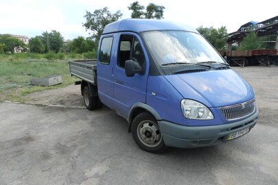 Вантажний (бортовий) автомобіль: ГАЗ 33023 — 14, 2004 р.в., синього кольору, ДНЗ: ВВ9340АЕ, VIN: ХТН33023041930362