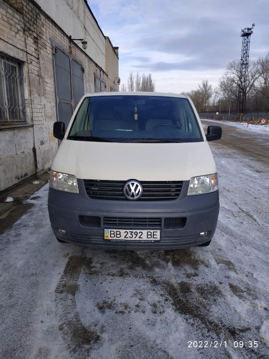 Легковий автомобіль: Volkswagen  Caravelle (пасажирський), 2008 р.в., білого кольору, ДНЗ: ВВ2392ВЕ, VIN:WV2ZZZ7HZ8H110872