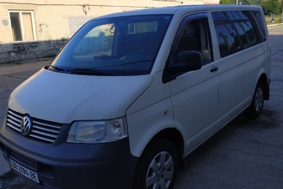 Легковий автомобіль: Volkswagen  Caravelle (пасажирський), 2008 р.в., білого кольору, ДНЗ: ВВ2394ВЕ,  VIN: WV2ZZZ7HZ8H111713