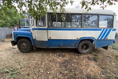 Автобус: КАВЗ 3270 (пасажирський), білого кольору, 1988 р.в., ДНЗ: ВВ8060АР,   номер шасі VIN: 1153692