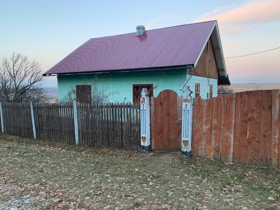 Іпотека. Житловий будинок з господарськими будівлями та спорудами, загальною площею 55,20 кв. м, місцезнаходження: Чернівецька обл., Глибоцький р., с. Волока, вулиця Лісна, будинок 5