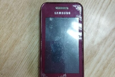 Мобільний телефон кнопковий марки Samsung GTS 5230, червоного кольору, б/в
