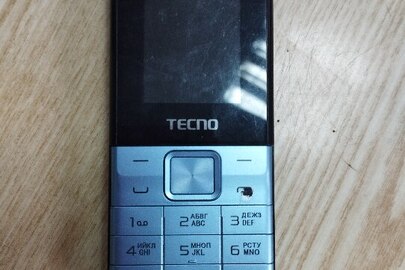 Мобільний телефон кнопковий марки Tehno, синього кольору, б\в