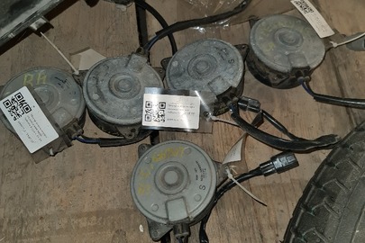 Запасна частина до авто: двигун вентилятора DENSO модель АХ168000 - 1601 у кількості 5 шт., бувше у використанні