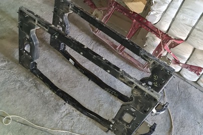 Запасні частини до авто: передня панель радіатора в асортименті загальною кількістю 4 шт., бувше у використанні