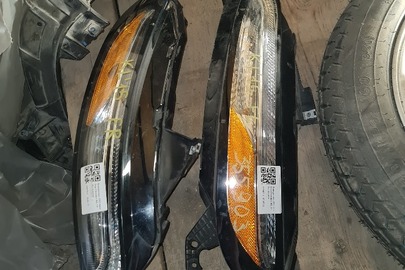 Запасні частини до авто: фара передня до а/м JEEP CHEROKEE в асортименті загальною кількістю 4 шт., бувше у використанні