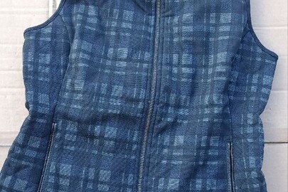 Жилет жіночий в асортименті у кількості 11 шт., без ознак використання