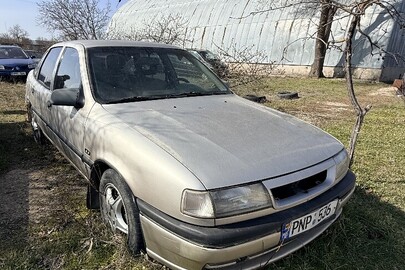 Транспортний засіб марки OPEL, модель VECTRA, реєстраційний номер PNP536, № кузова: W0L000089P7582747, 1993 року випуску 
