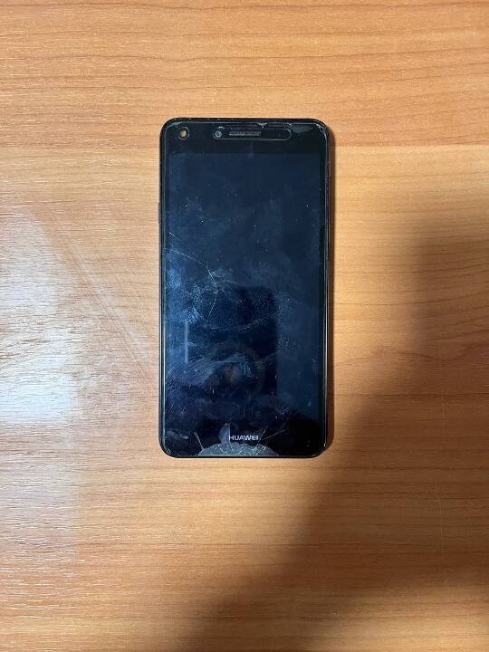 Мобільний телефон Huawei Y5 чорного кольору IMEI 1: 865204042115651, IMEI 2: 865204042915654, б/в