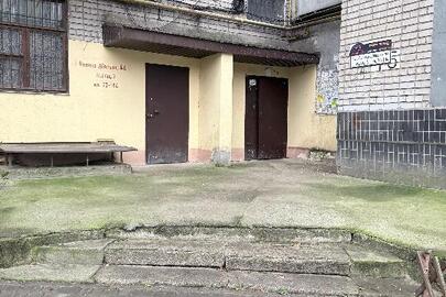 1/3 частина житлової чотирикімнатної квартири загальною площею 71,9 кв.м., розташована за адресою: м. Дніпро, вулиця Велика Діївська, будинок 46, квартира 104