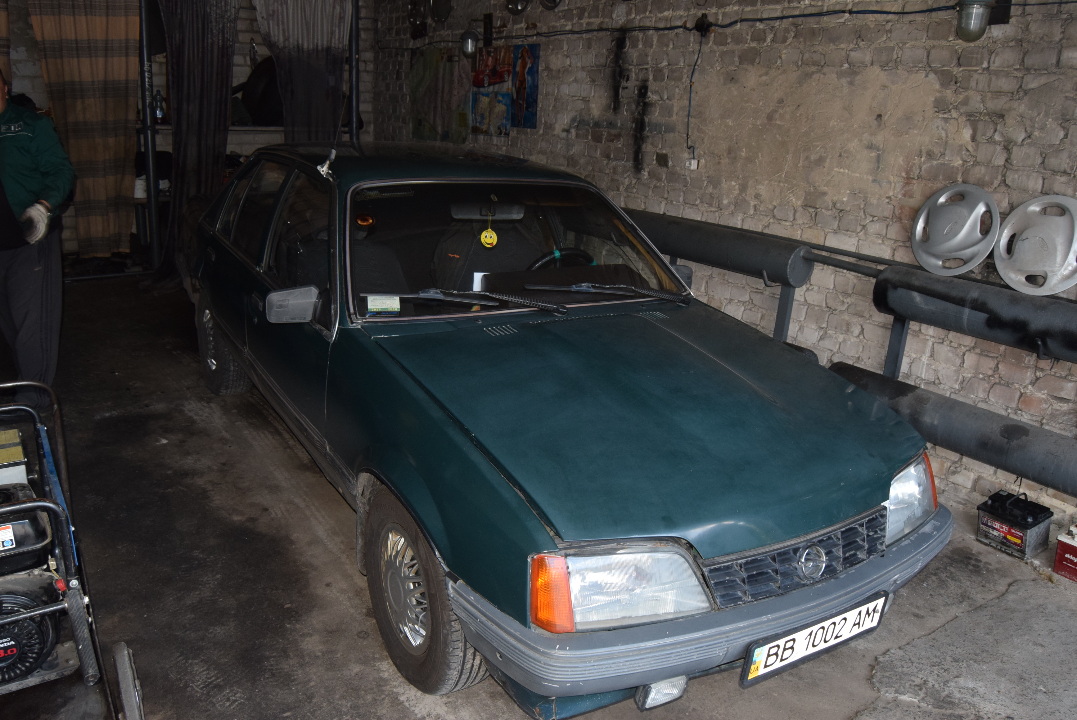 Легковий автомобіль: OPEL RECORD, 1983 року випуску, зеленого кольору, ДНЗ: ВВ1002АМ, VIN: WOL000016D1273378