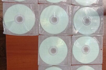 Компакт-диски - 10 шт., нові.
