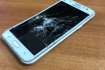 Мобільний телефон "Samsung" Galaxy J3 б/в