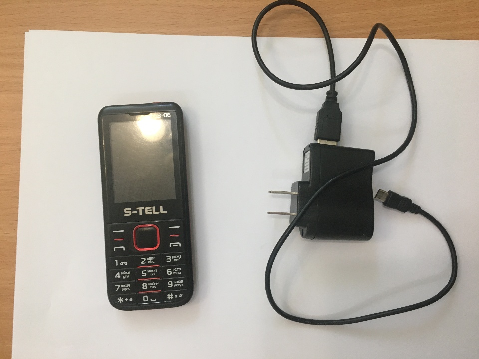 Мобільний телефон S-TELL, модель: S3-06