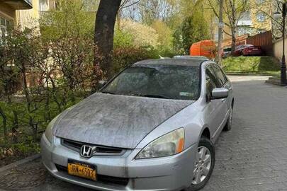 Конфісковане майно за рішенням суду: легковий автомобіль марки Honda Accord, 2004 року випуску, реєстраційний номерний знак США JBW6503, номер кузова 1HGCM553X4A010991