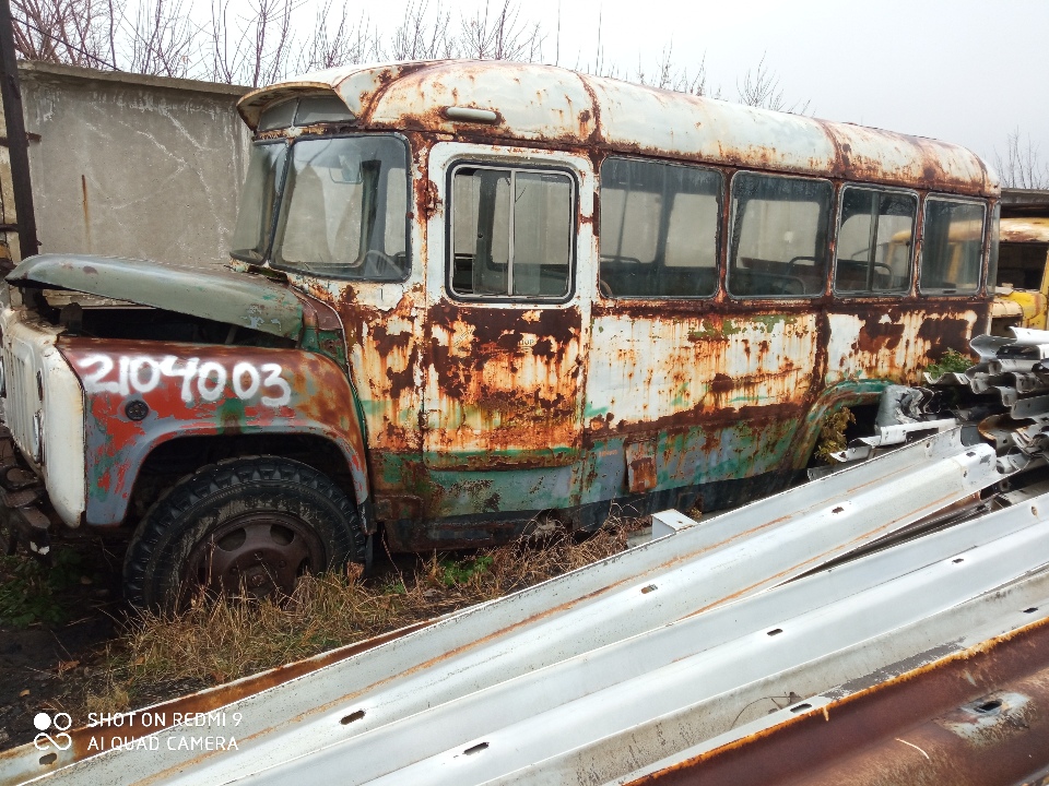 Автобус: КАВЗ 685М, білого кольору, 1985 р.в., ДНЗ: 05556ЕВ