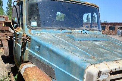 Вантажний автомобіль: ЗИЛ 433362 КО 71302 (вантажний піскорозкидувач), синього кольору, 1994 р.в., ДНЗ: 21386 ЕА, VIN: R3398045