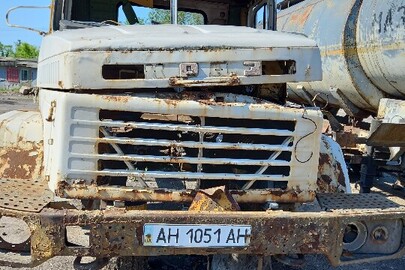 Вантажний автомобіль: КРАЗ 6444 (вантажний сідловий тягач), білого кольору, 1995 р.в., ДНЗ: АН1051АН, VIN: X1C0064448S0780006