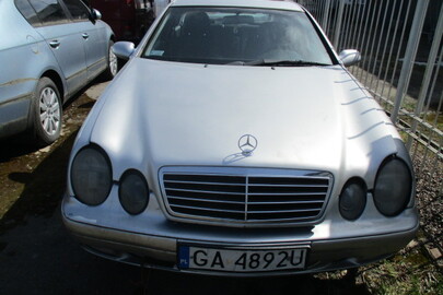 Автомобіль Mercedes-Benz CLK 200, 1997 р.в., реєстраційний номер GA4892U, № кузова: WDB2083451F013775