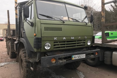 Транспортний засіб КАМАЗ 43101, спеціалізований вантажний, платформа (сортиментовоз з краном-маніпулятором), 1991 року випуску, зеленого кольору, № шасі: XTC431010M0035116, ДНЗ: АА5052ОІ