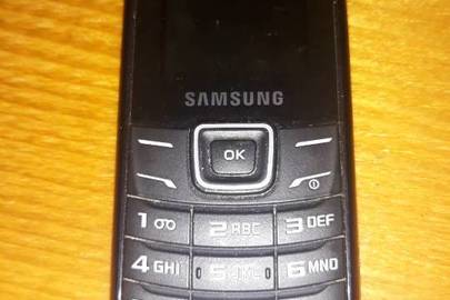 Мобільний телефон марки SAMSUNG YATELEY GU46 6GG з сім картою оператора МТС та мобільний телефон марки NOKIA 3220 з сім картою оператора Київстар
