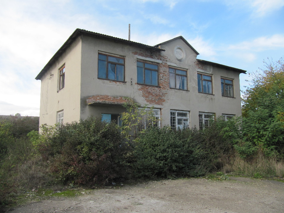 ІПОТЕКА: Нежитлове приміщення (АДМІНБУДИНОК), загальною площею 321,3 кв.м., за адресою: вул. І. Франка, №40-Д, с. Дем’янів, Галицький район, Івано-Франківська область