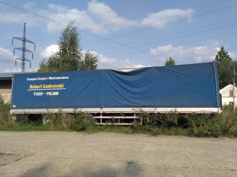 Напівпричіп бортовий-Е марки KOGEL SN24, 1999 р.в., ДНЗ: АТ3238ХХ, номер шассі: WKОSN0024X9723345