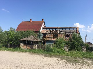 ІПОТЕКА: Комплекс відпочинковий для водіїв загальною площею 737,2 кв.м зі спорудами та земельною ділянкою (к/н: 2625886801:17:197:0057) площею 0.168 га, за адресою: вул. Об’їздова, №3, село Угринів, Тисменицький район, Івано-Франківська область