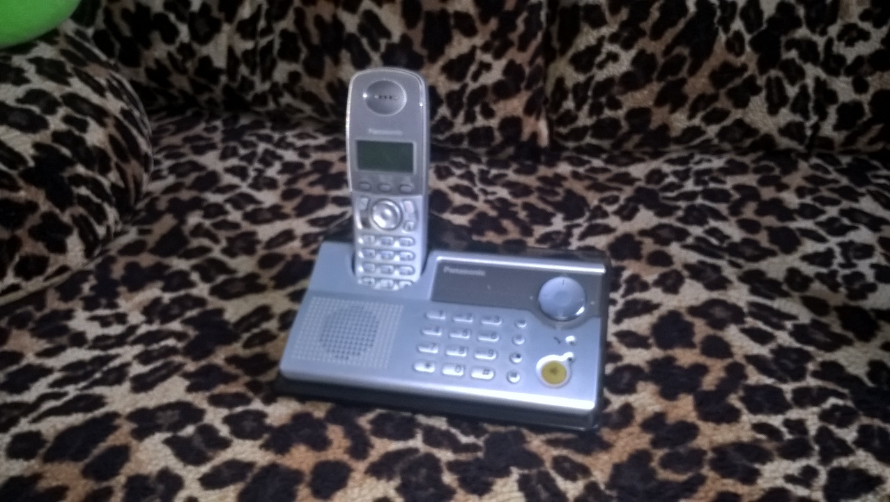 Телефон марки PANASONIС модель KX-TCD236UA