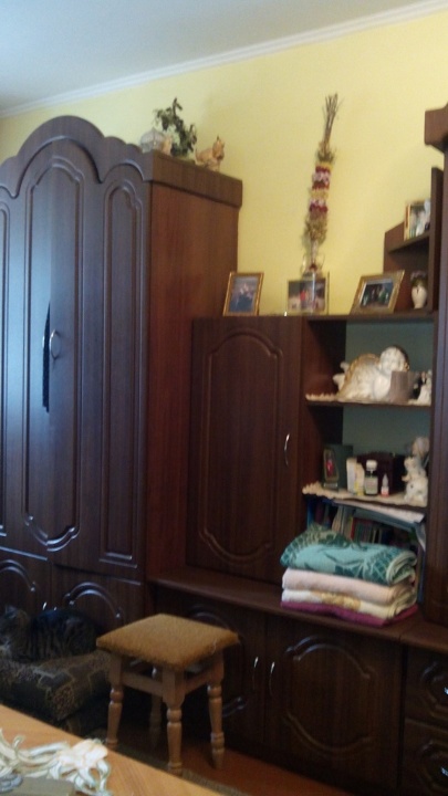 Меблева стінка п’яти секційна