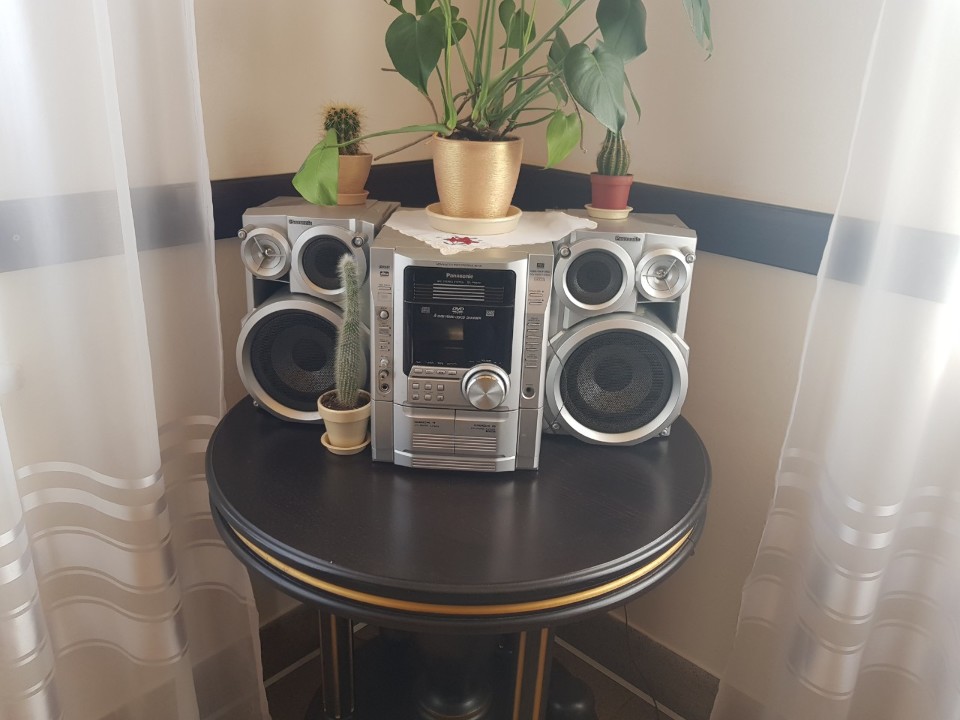 Музичний центр Panasonic модель SA-VK62D