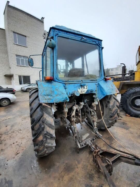 Трактор: МТЗ - 80, 1993 р.в. , синього кольору, ДНЗ 4983ВЧ, VIN:925681