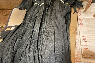 Блискавка для одягу чорного кольору, 300 штук, стан новий