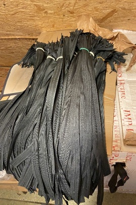 Блискавка для одягу чорного кольору, 300 штук, стан новий