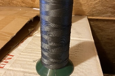 Нитки VEGA 20, колір 516, 7 штук, стан новий