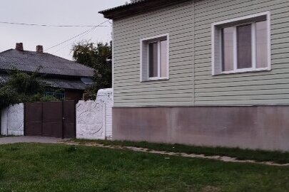 Конфісковане майно за рішенням суду: 1/4 частина житлової квартири, загальною площею 76,4 кв.м., за адресою: Чернігівська обл., Ніжинський р-н, м.Борзна, вул. Богдана Хмельницького, 2, квартира № 1