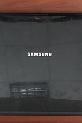Конфіскація майна за вироком суду: ноутбук марки «SAMSUNG» чорного кольору, модель NP-R20XY02/SEK, з обсягом пам`яті 2/464 GB (без клавіши Shift), та зарядний пристрій ADP-60ZH, б/в    