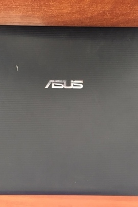 Конфіскація майна за вироком суду: Ноутбук марки «ASUS» чорного кольору без батареї та зарядний пристрій модель MY-120W, б/в 