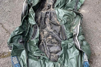 Конфісковане майно за рішенням суду: надувний човен AQVASTORM, надувна частина зеленого кольору із м`яким дном чорного кольору, Б/В