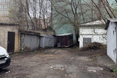 Гараж №б/н загальною площею 18,1 кв.м., що розташований за адресою: м.Київ, вулиця Гончара Олеся, буд.82