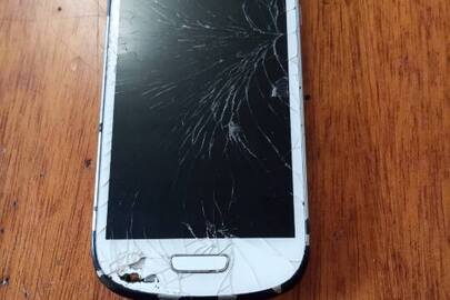 Мобільний телефон марки "SAMSUNG модель GT – 18190", білого кольору, IMEI -356098/05/782920/6, б/в