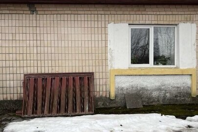 1/3 частка квартири загальна площа (кв.м): 63,3, Житлова площа (кв.м): 27,8, місцезнаходження: Житомирська обл., Житомирський р., с. Волиця, вулиця Миру (Калініна) будинок 17а, квартира 1