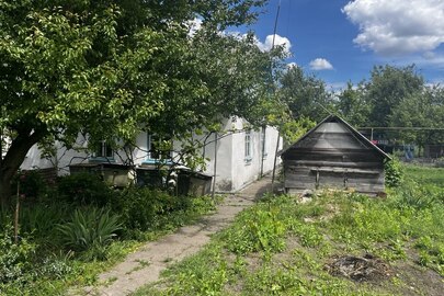  1/4 частка житлового будинку загальна площа: 118.6 кв.м, житловою площею: 57.3 кв.м. місцезнаходження: Житомирська обл., Бердичівський р. м. Андрушівка  вул. Львівська, буд. 26